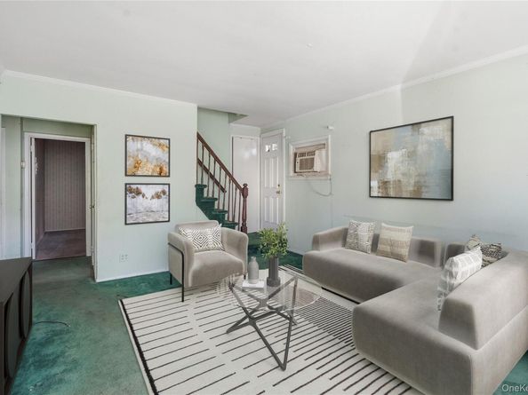 24 Hickory Road, Port Washington NY 11050