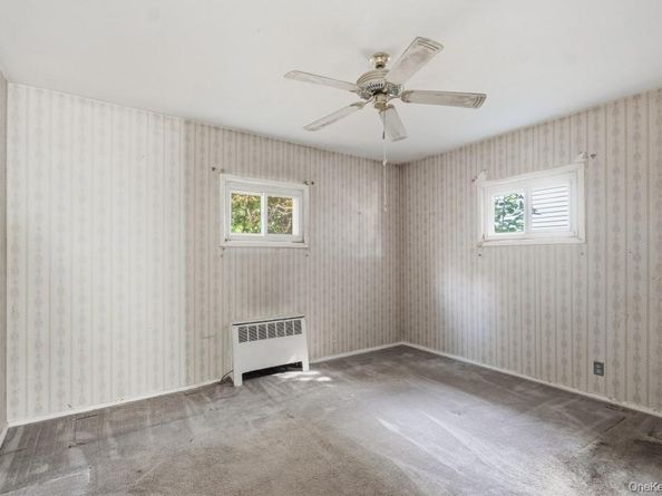 24 Hickory Road, Port Washington NY 11050