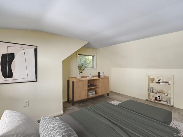 24 Hickory Road, Port Washington NY 11050