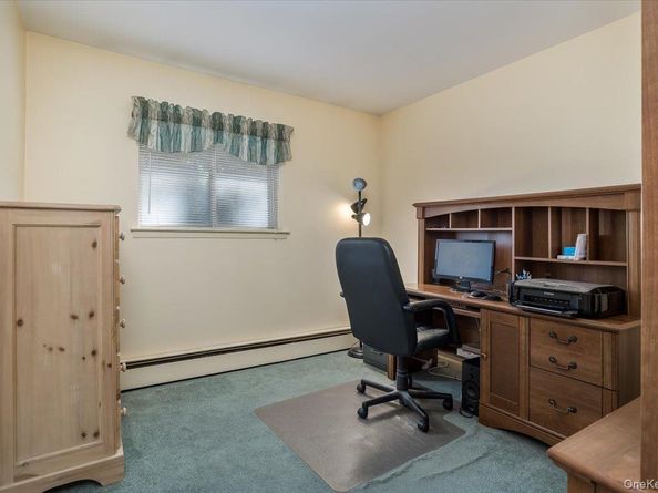 32 Ravenwood Drive, Kings Park NY 11754