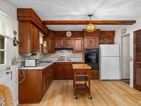 32 Ravenwood Drive, Kings Park NY 11754