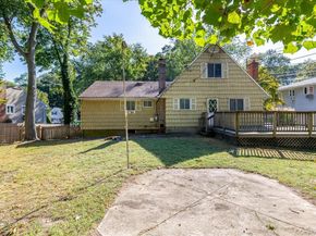32 Ravenwood Drive, Kings Park NY 11754