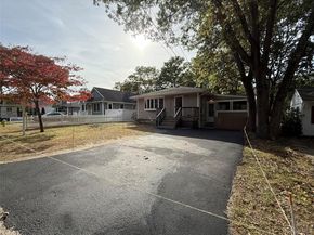 50 Newcomb Trail, Ridge NY 11961