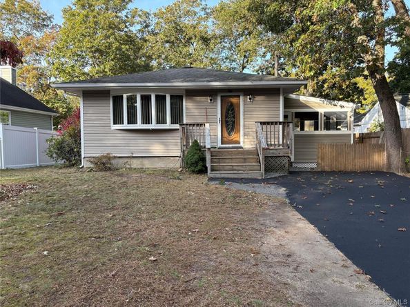 50 Newcomb Trail, Ridge NY 11961