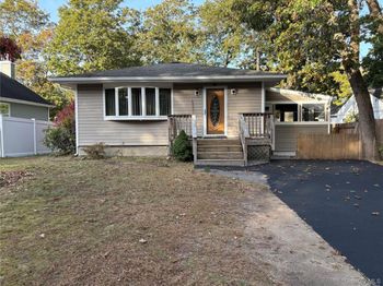 50 Newcomb Trail