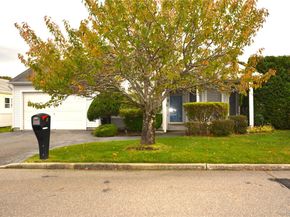 1 Willow Court, Manorville NY 11949