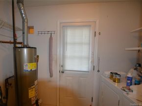 1 Willow Court, Manorville NY 11949