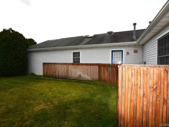 1 Willow Court, Manorville NY 11949