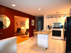 1 Willow Court, Manorville NY 11949