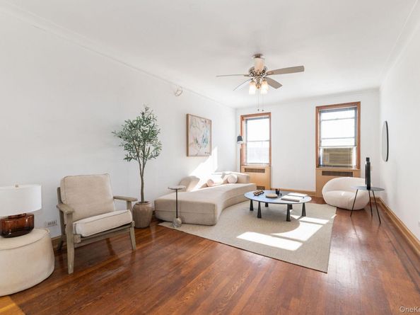 25-40 31st Avenue 6M, Astoria NY 11106