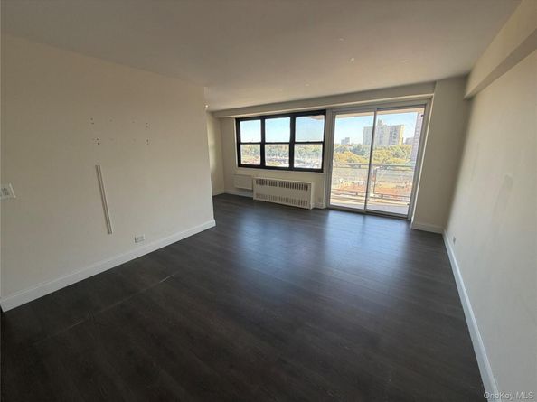 880 Boynton Avenue 8M, Bronx NY 10473