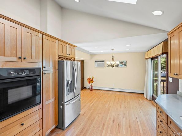 9 Grossman Street, Melville NY 11747