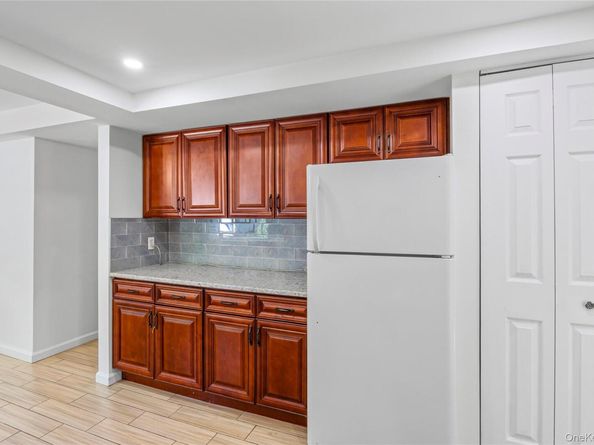 9 Grossman Street, Melville NY 11747