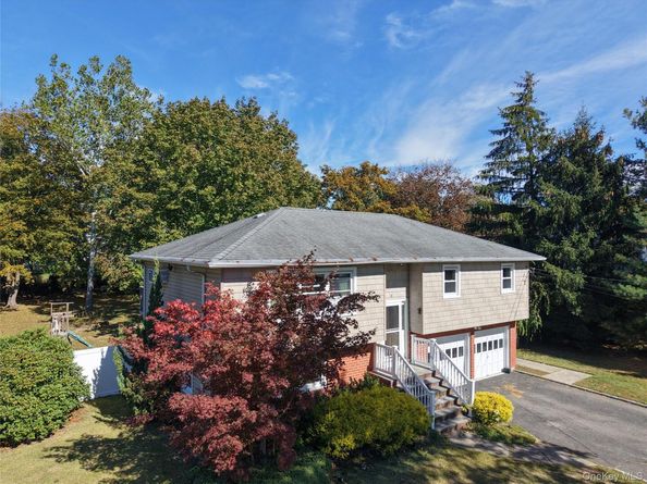 9 Grossman Street, Melville NY 11747