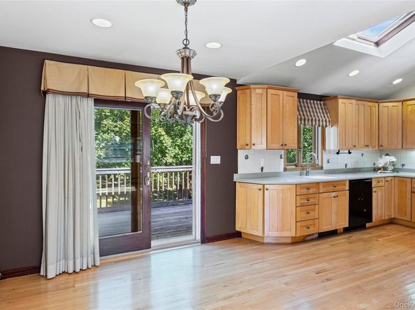9 Grossman Street, Melville NY 11747