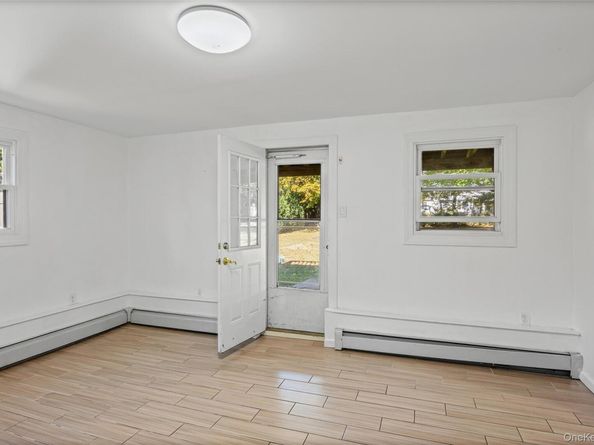 9 Grossman Street, Melville NY 11747
