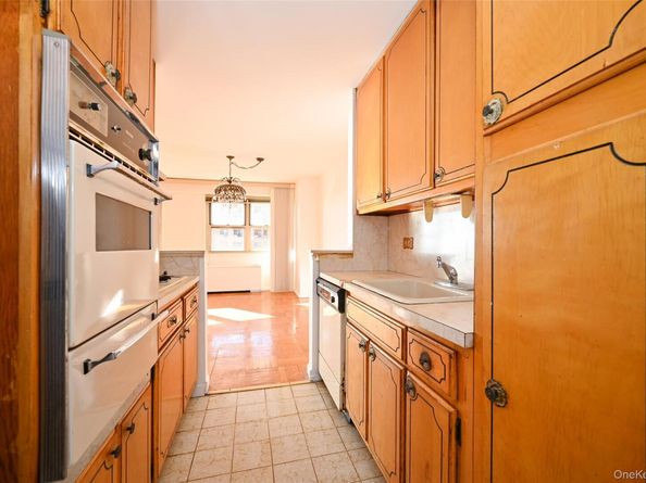 102-10 66 Road 9E, Forest Hills NY 11375