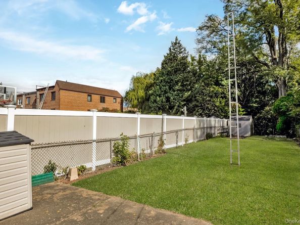 62-45 69th Place, Middle Village NY 11379
