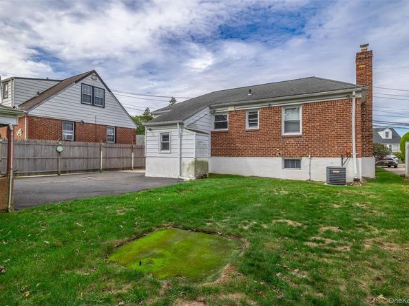 2975 Oceanside Road, Oceanside NY 11572