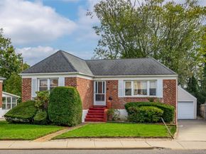 2975 Oceanside Road, Oceanside NY 11572