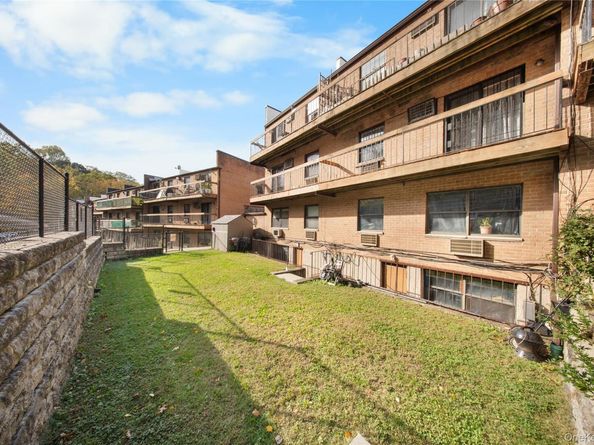 240-22 70th Avenue 9B, Little Neck NY 11362