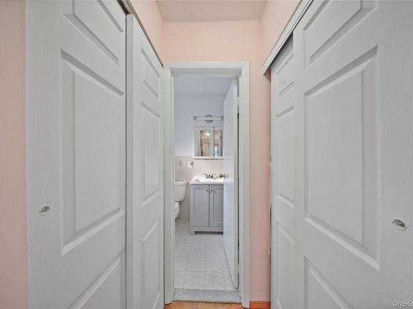 240-22 70th Avenue 9B, Little Neck NY 11362