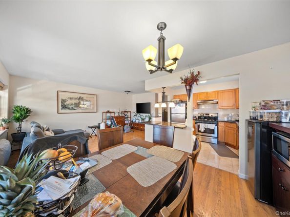 240-22 70th Avenue 9B, Little Neck NY 11362