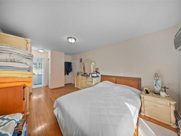 240-22 70th Avenue 9B, Little Neck NY 11362
