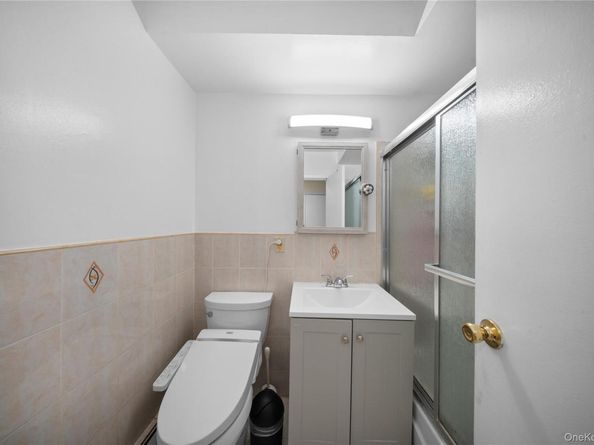 240-22 70th Avenue 9B, Little Neck NY 11362