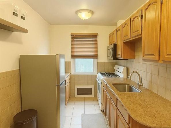 7103 252 Street 199B, Bellerose NY 11426