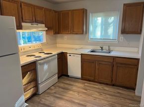 45 Malcolm Way, Riverhead NY 11901