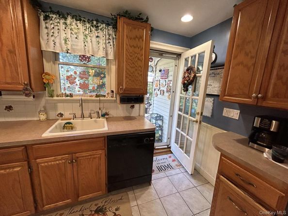 21 Lakeview Drive, Middle Island NY 11953