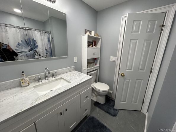 21 Lakeview Drive, Middle Island NY 11953