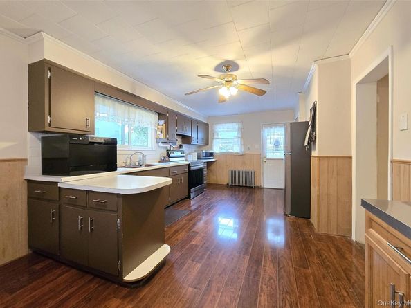 242 Pawnee Street, Ronkonkoma NY 11779