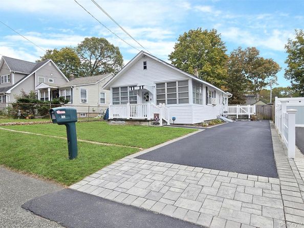 242 Pawnee Street, Ronkonkoma NY 11779