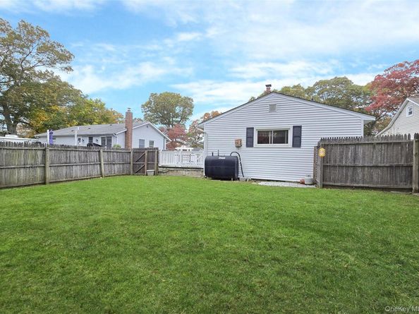 242 Pawnee Street, Ronkonkoma NY 11779