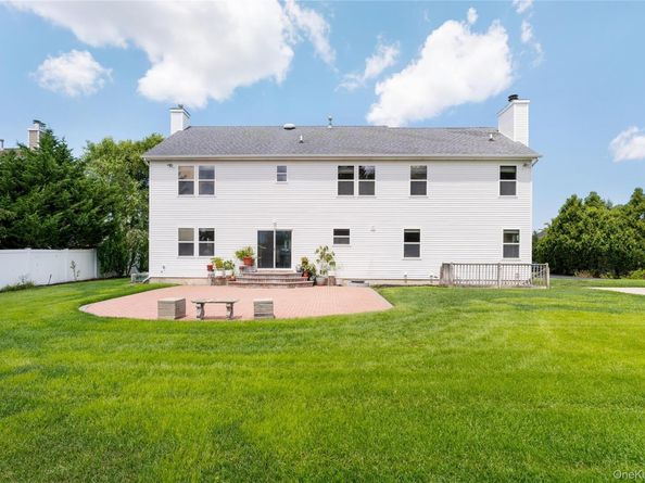 39 Island Trail, Mount Sinai NY 11766