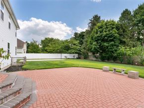 39 Island Trail, Mount Sinai NY 11766