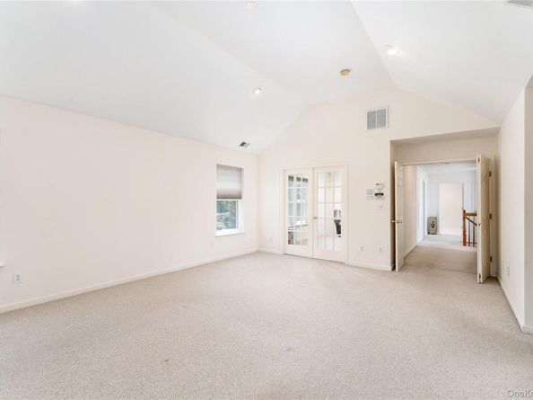 39 Island Trail, Mount Sinai NY 11766