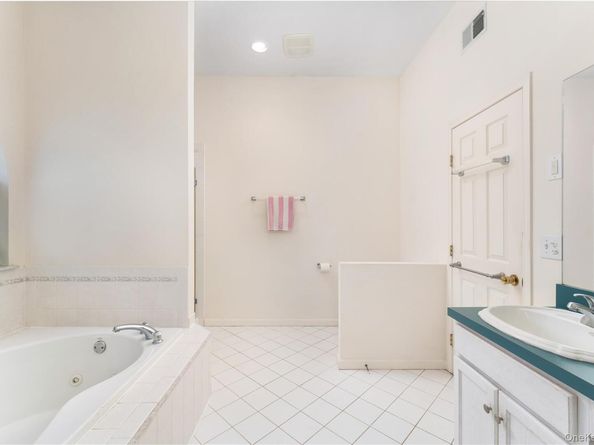 39 Island Trail, Mount Sinai NY 11766