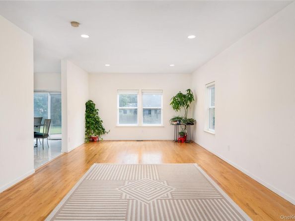 39 Island Trail, Mount Sinai NY 11766