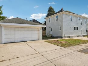 25 Roosevelt Street, Bay Shore NY 11706