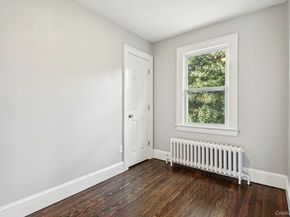 25 Roosevelt Street, Bay Shore NY 11706