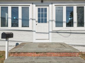 25 Roosevelt Street, Bay Shore NY 11706