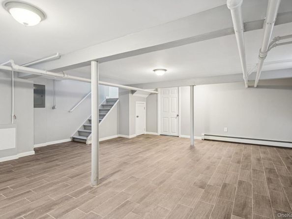 25 Roosevelt Street, Bay Shore NY 11706