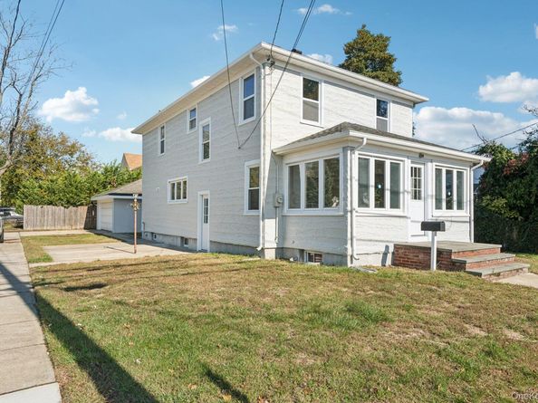 25 Roosevelt Street, Bay Shore NY 11706