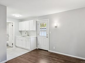 25 Roosevelt Street, Bay Shore NY 11706