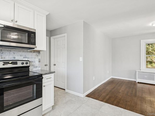 25 Roosevelt Street, Bay Shore NY 11706