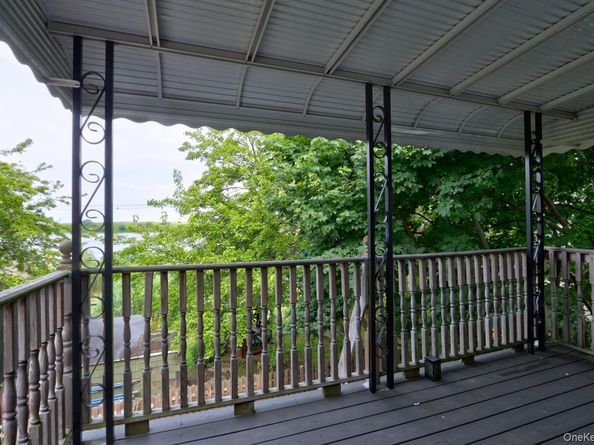 12-67 Waterview Street, Bayswater NY 11691