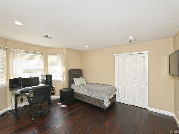 187 Robinson Avenue, Medford NY 11763